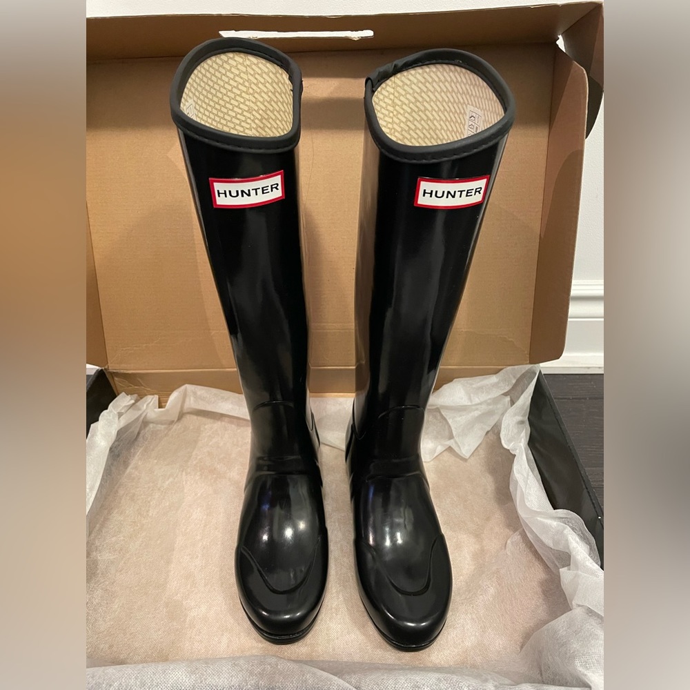Hunter Boots, size US 5, black, brand new